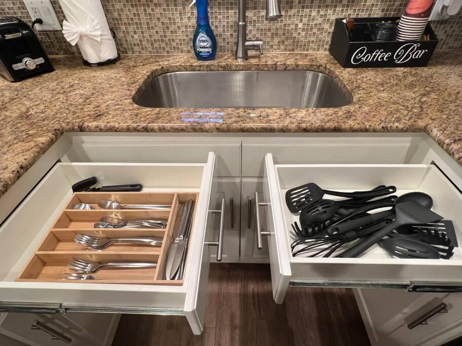Lovely 2 Bedroom/2 Bath Houston, Heights/Galleria Екстериор снимка